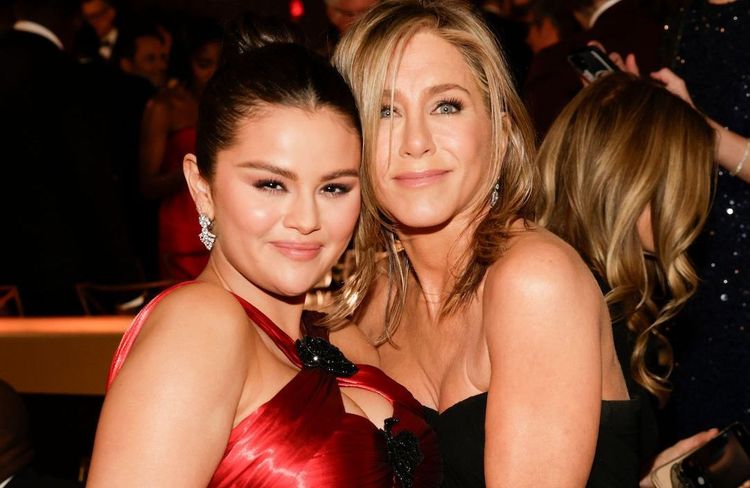 « Elle a toujours été là » : Selena Gomez se confie sur son amitié avec Jennifer Aniston