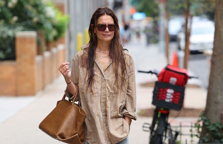 Katie Holmes succombe à la tendance « slow morning »