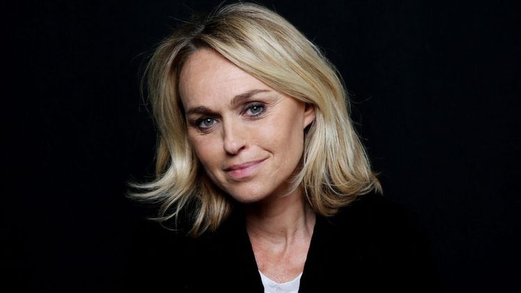 Cécile de Ménibus se confie sur sa "vie compliquée" : "Quand j'étais petite..."