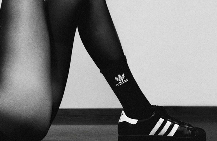 Repérées aux pieds de Kendall Jenner, ces baskets culte en 2016 signent leur grand retour