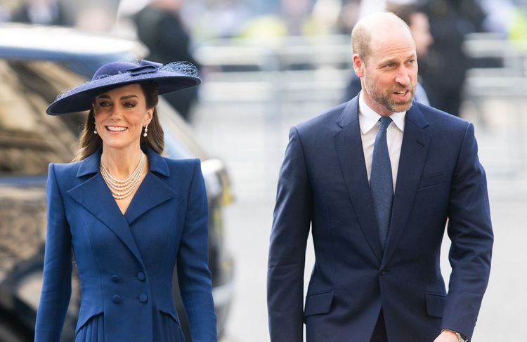 Kate et William entourés de leurs enfants : ils dévoilent une photo inédite pour leurs 15 ans de mariage