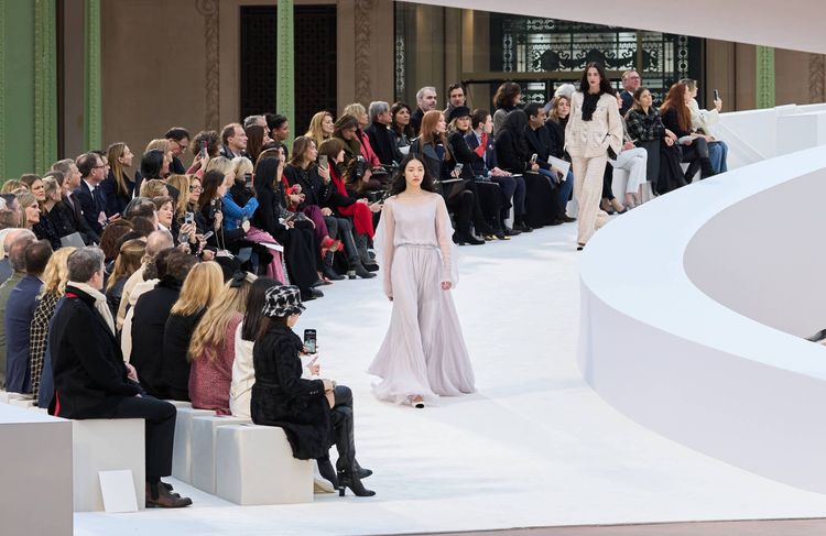 Pourquoi les défilés Haute Couture font tant parler cette saison ?