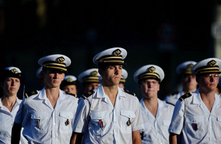 Défilé du 14 Juillet à Paris : un jeune militaire « exemplaire » se tue en faisant une chute de 15 m