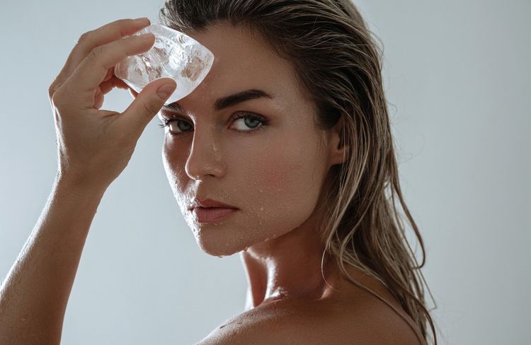 Cette tendance skincare que les dermatologues aimeraient voir disparaître