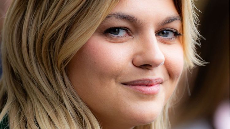 Louane fait des révélations sur ses compétences musicales : "Je suis une bonne fraude"
