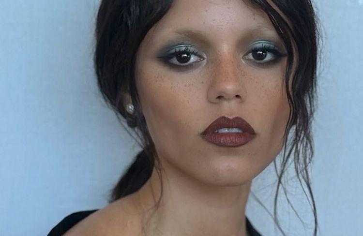 Ce maquillage des années 2010 revient en force dans les tendances