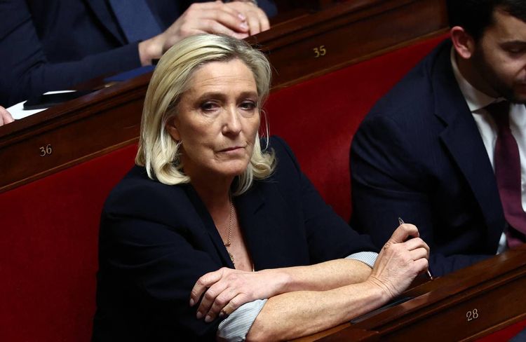Marine Le Pen déchue de son mandat de conseillère départementale : pourquoi la décision est suspendue