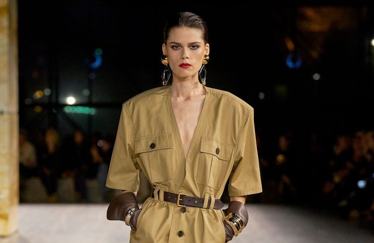 Qu'est-ce que l'utility wear, cette tendance adaptée aux jours chauds de l'été ?