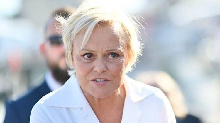 Muriel Robin dément avoir 'pété les plombs' dans LOL : Qui rit sort ! mais les images parlent d'elles-mêmes