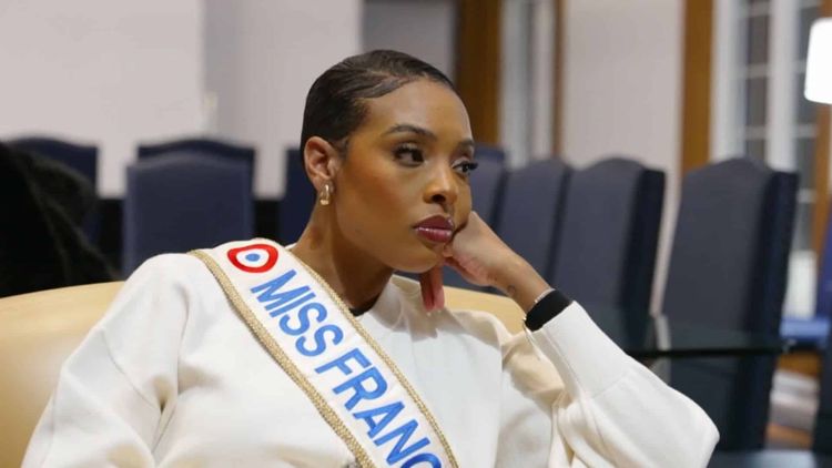 "C’est violent…" : Miss France 2025 fond en larmes en évoquant le harcèlement qu’elle subit !