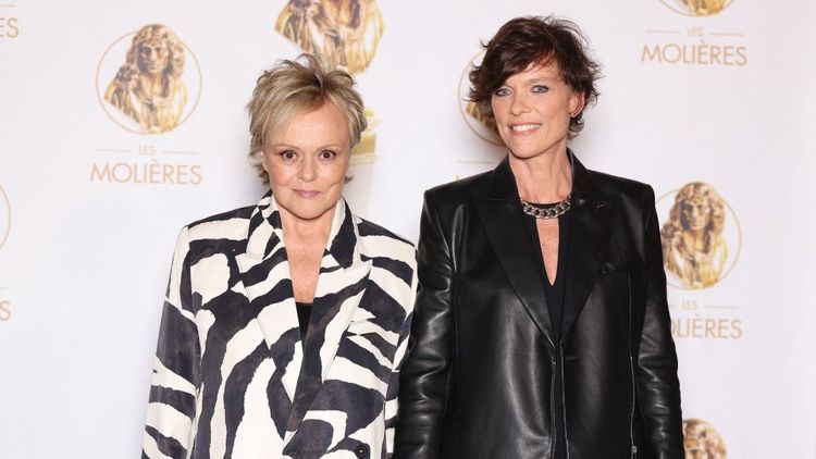 Adieu Paris : Muriel Robin et Anne Le Nen ont tout quitté pour une sublime "maison en pierre" à deux pas d'une voisine ultra célèbre