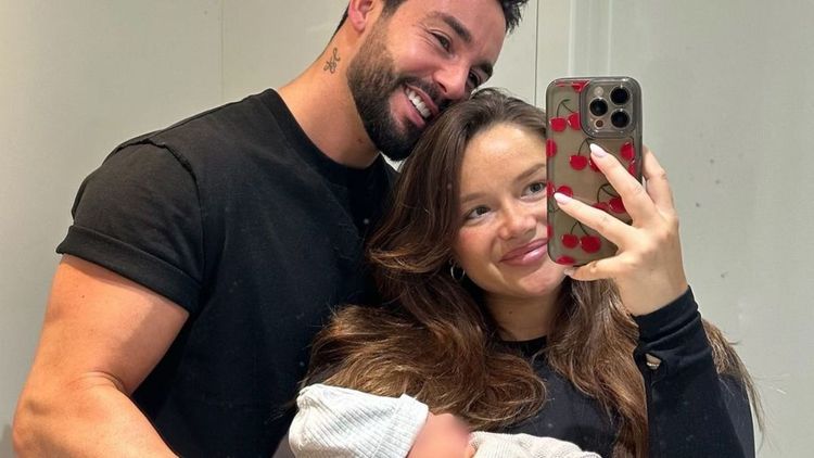 Victoria Mehault de retour à Dubaï, elle raconte son premier vol avec bébé