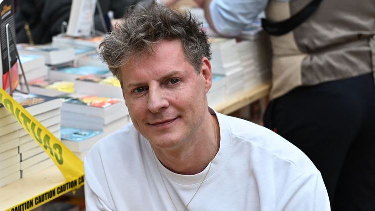 Matthieu Delormeau au bord de l’overdose, son témoignage choc sur ses addictions, “Je n'ai que très peu de souvenirs”