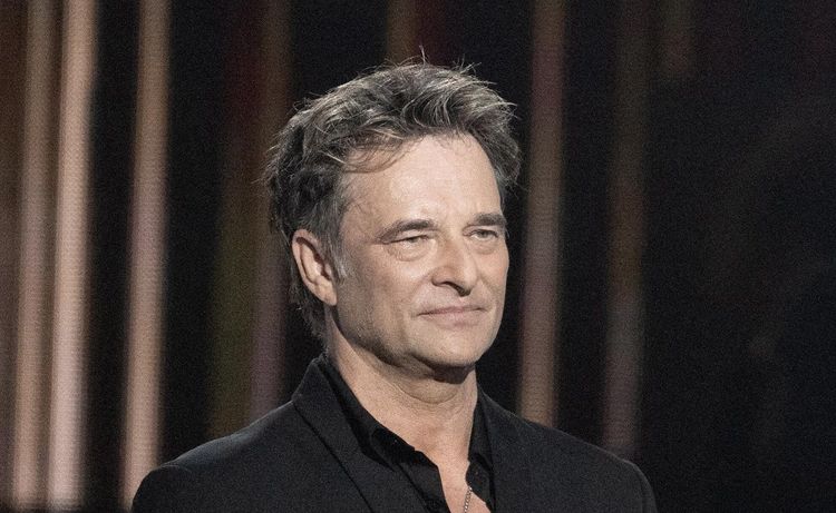 "Je ne m’en remettrai jamais" : sur M6, David Hallyday évoque sa douleur de ne pas avoir pu dire adieu à Johnny