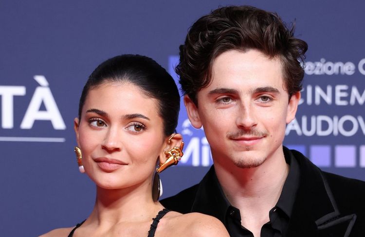 À New York, Kylie Jenner et Timothée Chalamet affichent leur complicité lors d'un match de basket