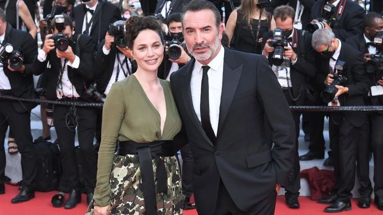 Jean Dujardin en pleine rupture avec Nathalie Péchalat ? Il s’amuse au concert de Mylène Farmer