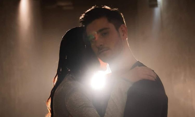 Julien Lieb (Star Academy) dévoile un duo inattendu avec une artiste internationale