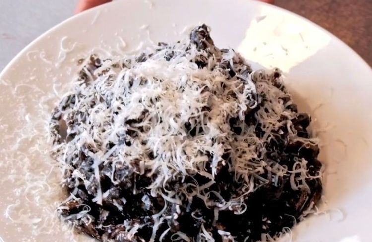 Journée mondiale des pâtes : Voici la recette sicilienne avec une touche bretonne du chef Arthur Dumait