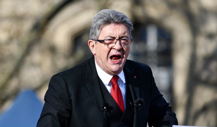 Mélenchon en larmes après l'appel déchirant d'une femme musulmane : "N’ayez pas peur"