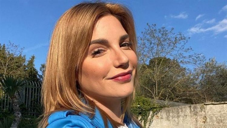 Nadège Lacroix enceinte de son premier enfant, elle fait une lourde révélation : « Il ne peut pas bouger…