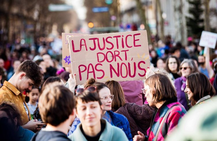 Violences sexuelles : comment le site « Coabuse » permet aux victimes d’un même agresseur de se retrouver