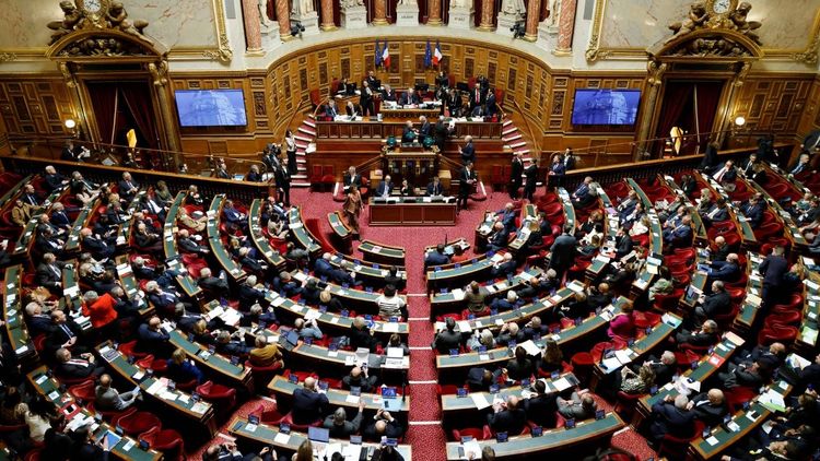 Les cadeaux de plus de 150 euros bientôt interdits pour les sénateurs ?