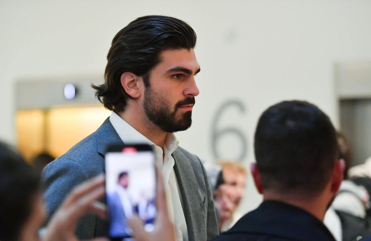Violences conjugales : Bruno Pelat, ancien compagnon d’Iris Mittenaere, condamné à 6 mois ferme