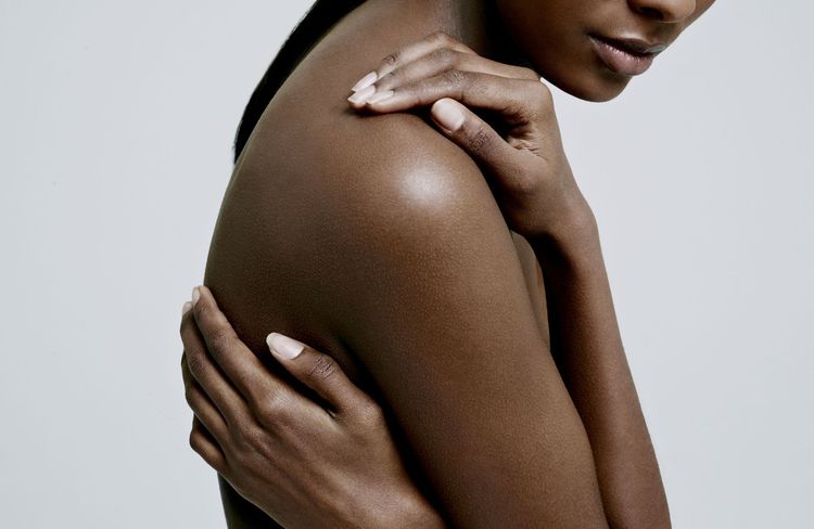 Kératose pilaire : les dermatologues recommandent cette routine pour retrouver une peau plus douce