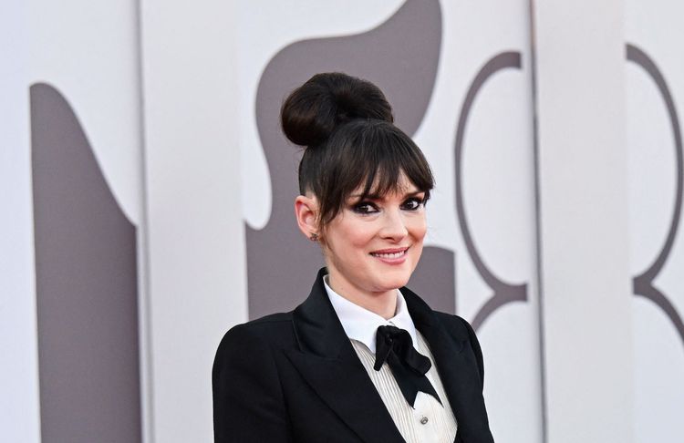 « Stranger Things » c’est fini : Winona Ryder figure dans un nouveau projet improbable