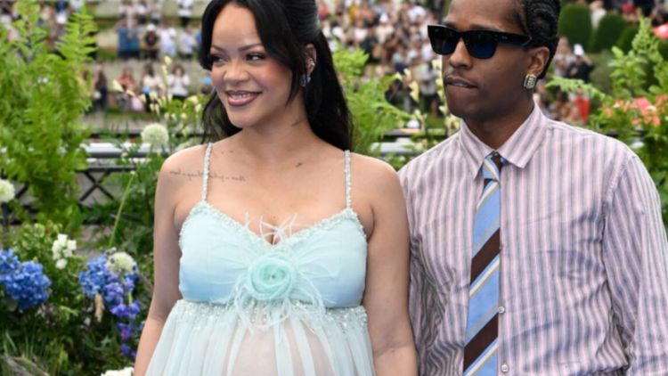 Rihanna enceinte : grosse bourde de A$AP Rocky qui révèle le sexe de leur troisième enfant par erreur !