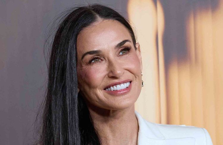 Demi Moore : ce produit de maquillage est le secret de son teint immaculé