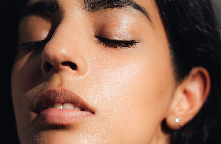 Voici à quoi ressemble le parfum du futur (et le geste qui va avec)