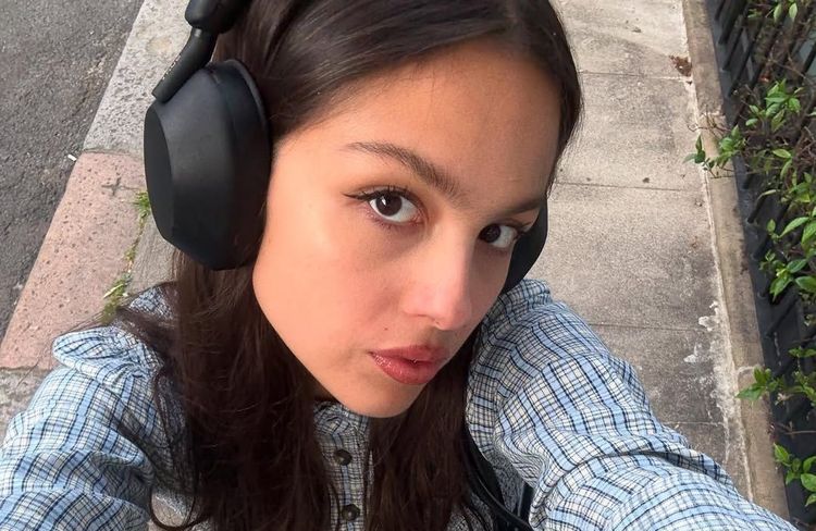Olivia Rodrigo : ce geste qu’elle adore et que l’on devrait toutes faire pour se détendre le soir