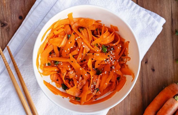Comment faire la salade de rubans de carotte, le plat de l’été qui cartonne sur les réseaux