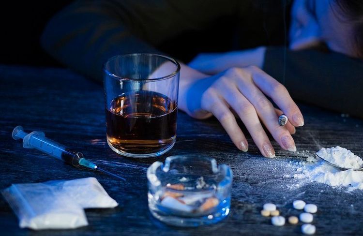 Cocaïne : pourquoi les femmes développent plus facilement une dépendance que les hommes ?