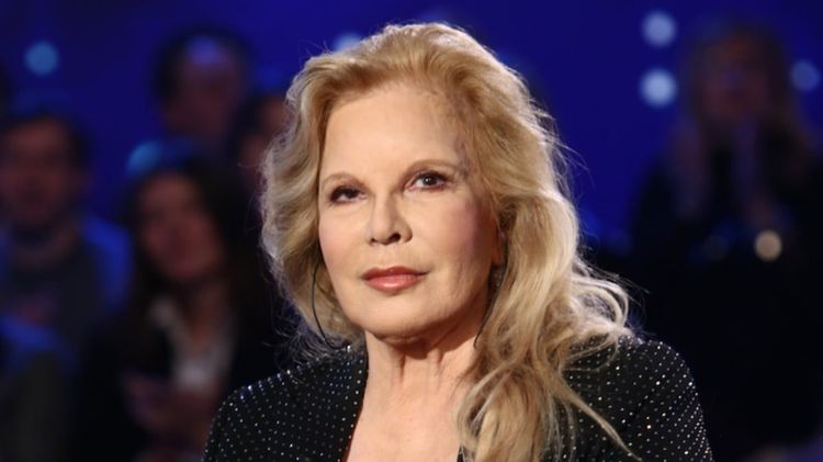 Sylvie Vartan trompée par le mari de Chantal Goya : "C’est un traître, lui que j'aimais"