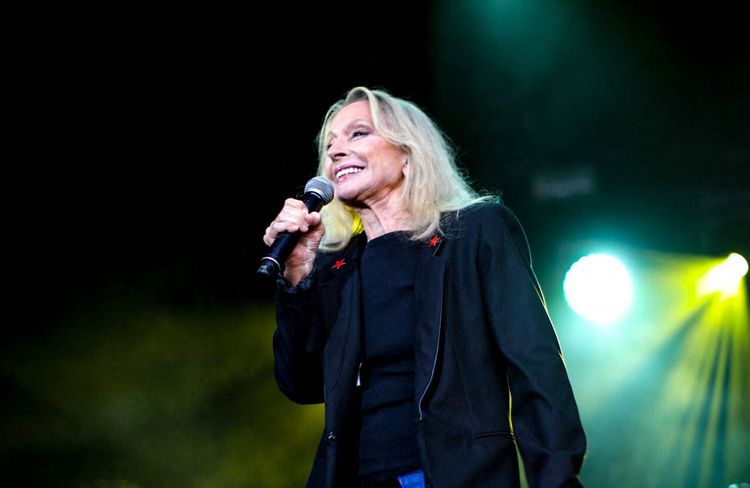 « Je me suis fait tellement de mal » : Véronique Sanson se confie sur ses excès