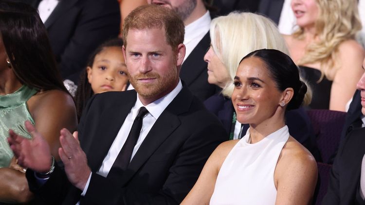 "Complètement faux" : découvrez ce gros mensonge raconté par Meghan Markle au sujet de la famille royale !