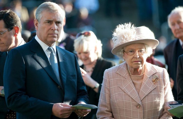 Scandale royal : l'ex-prince Andrew, de fils adoré d’Elisabeth II à trouble-fête de Buckingham