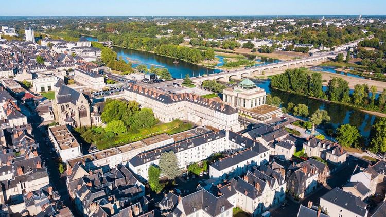 Marché immobilier à Tours : baisse des prix d'achat en décembre 2025