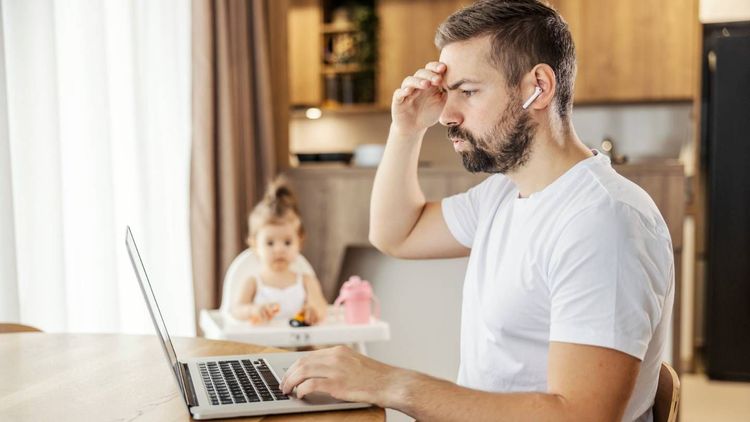 Les versements CAF pour l'aide à la garde d'enfant changent, ce simulateur évalue votre reste à charge