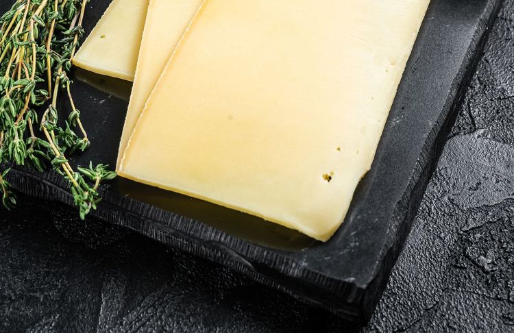Raclette végétarienne : 4 façons de remplacer la charcuterie