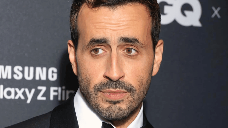 "Les gens se sont emballés…" : Jonathan Cohen pressenti pour réaliser le prochain film Astérix ?