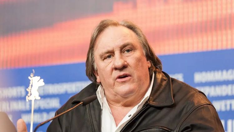 Gérard Depardieu accusé d’agressions sexuelles : son jugement prévu pour octobre 2024