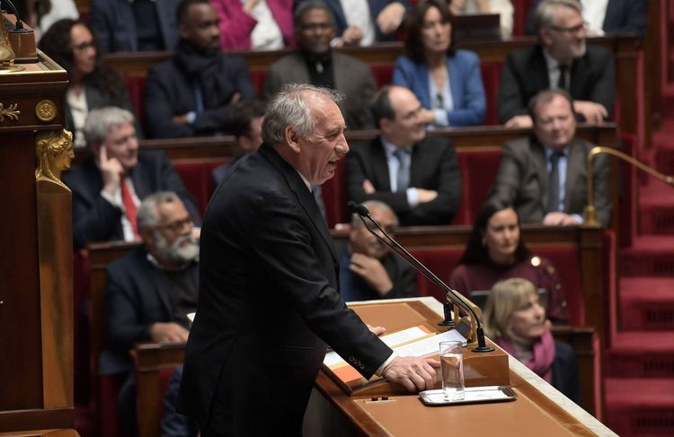 « Parcoursup est une question » : François Bayrou remet en cause l'orientation précoce