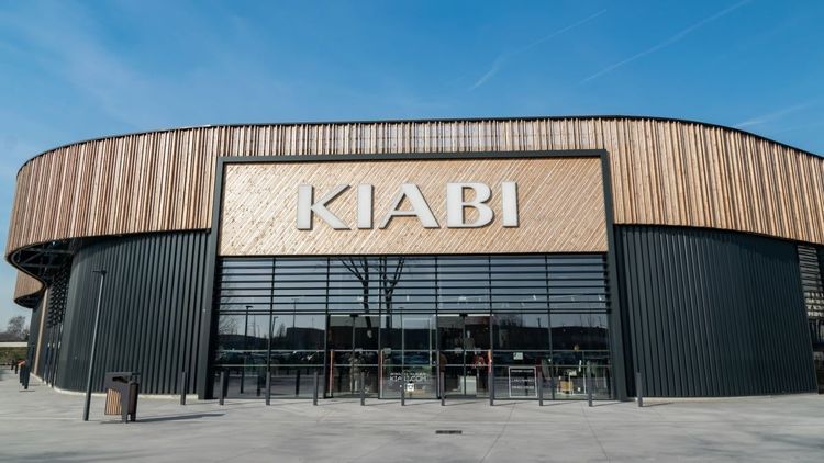 Exit le jean droit ! À seulement 20€, ce pantalon Kiabi va s'imposer cet été, dépêchez-vous avant qu’il ne soit en rupture de stock