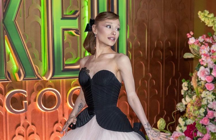 Ariana Grande loin des projecteurs : ces rares photos partagées par son compagnon Ethan Slater