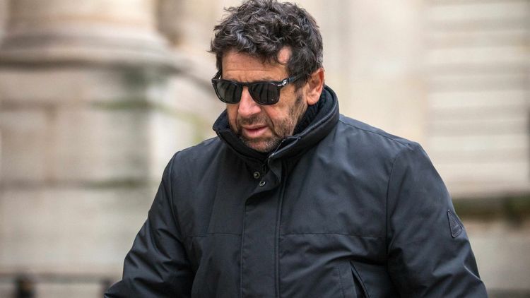 Après 30 témoignages contre Patrick Bruel, cette Une de Charlie Hebdo provoque une vague de réactions