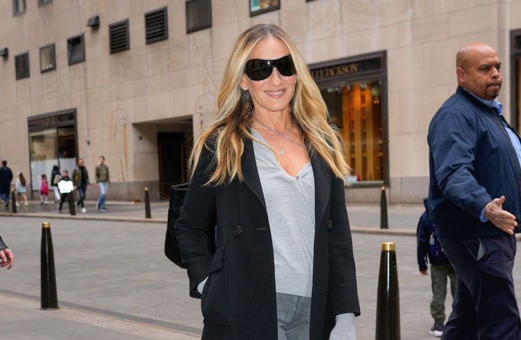 Sarah Jessica Parker redonne vie au jean retroussé