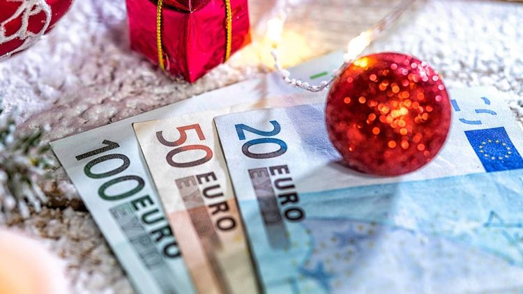 Prime de Noël bloquée à 1 000 francs, découvert autorisé « supprimé »... Les 3 infos immanquables du jeudi 30 octobre